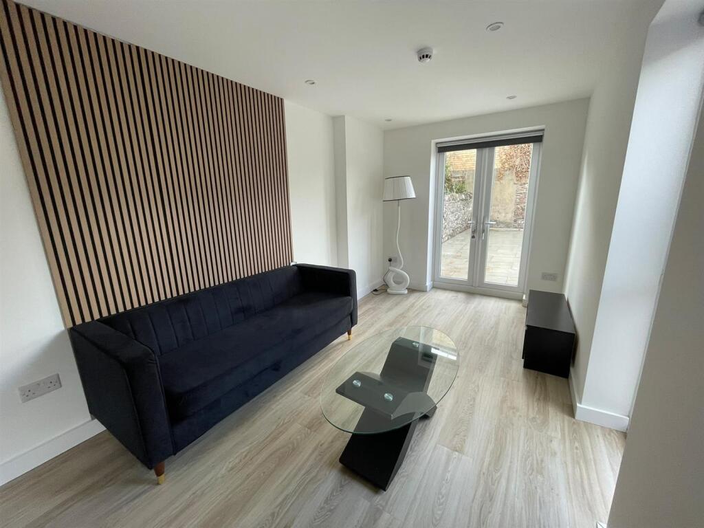 Apartment in Cardiff - View 5