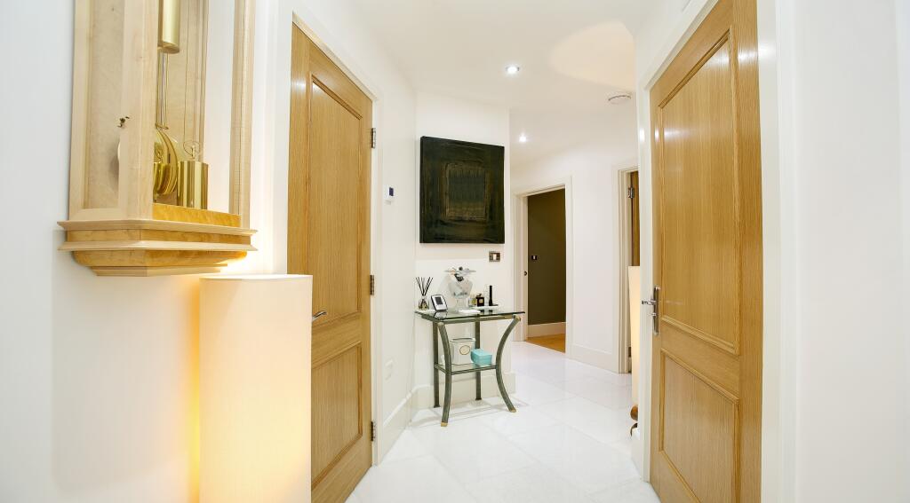 Apartment in Twickenham - View 4
