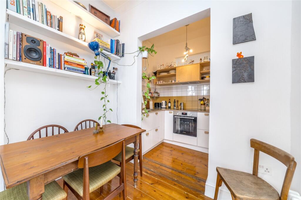 Apartment in London - View 5