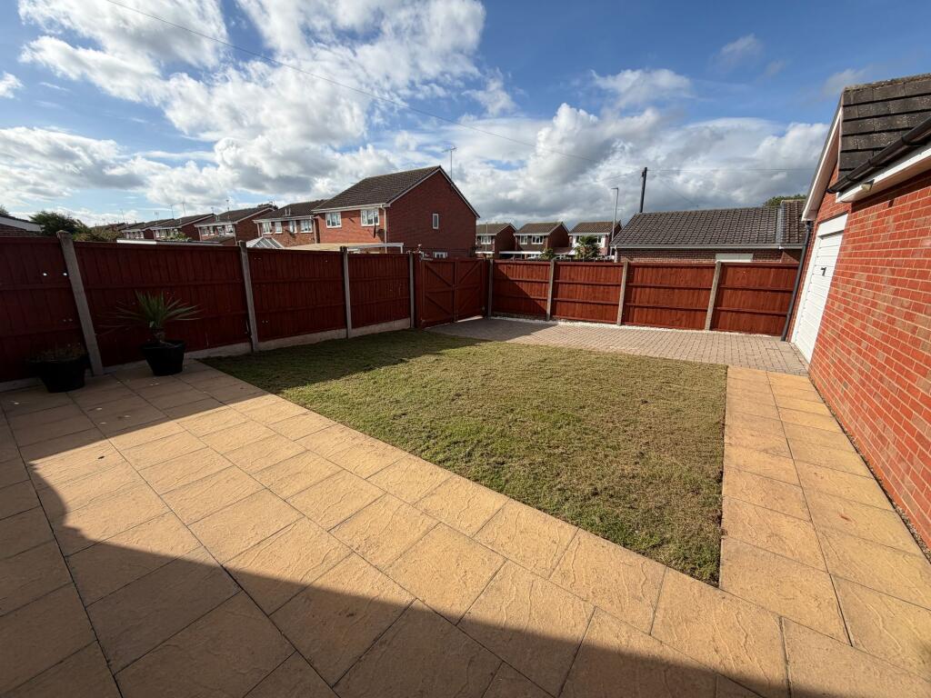 Waverley Lane, Burton-On-Trent, DE14 photo 2