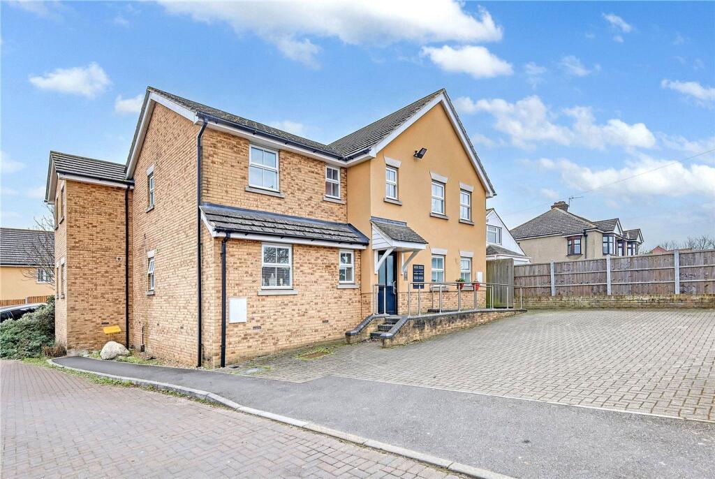 2-bed other on St. Stephens Crescent, Chadwell St. Mary, RM16, £210,000