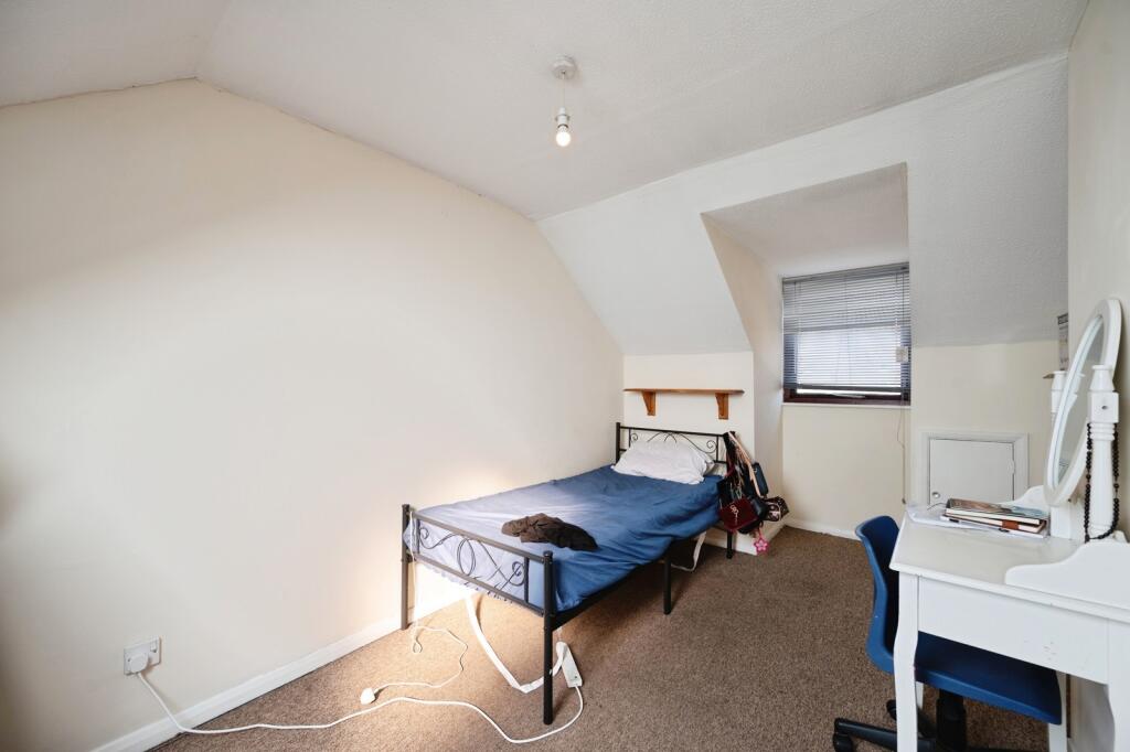 Grayshott Road, Southsea, Hampshire, PO4 - View 5