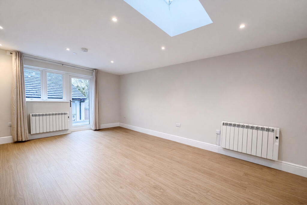 Apartment in Exeter - More