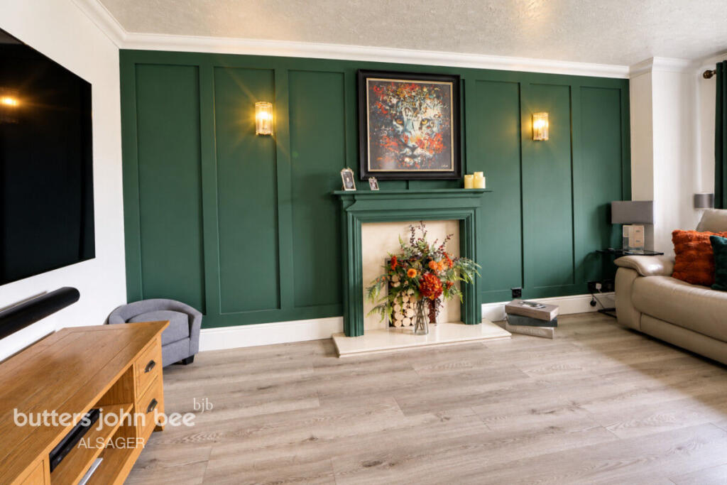 House in Stoke-on-Trent - More