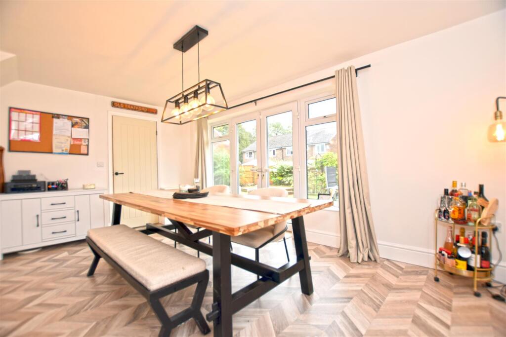 Addison Drive, Middleton, Manchester photo 4
