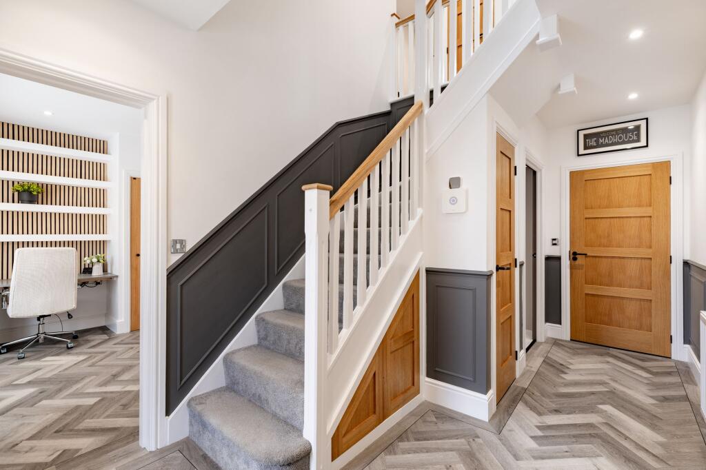 Robinson Close, Wootton, MK43 photo 5