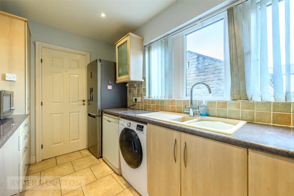 Hall Lee Fold, Lindley, Huddersfield, HD3 photo 4