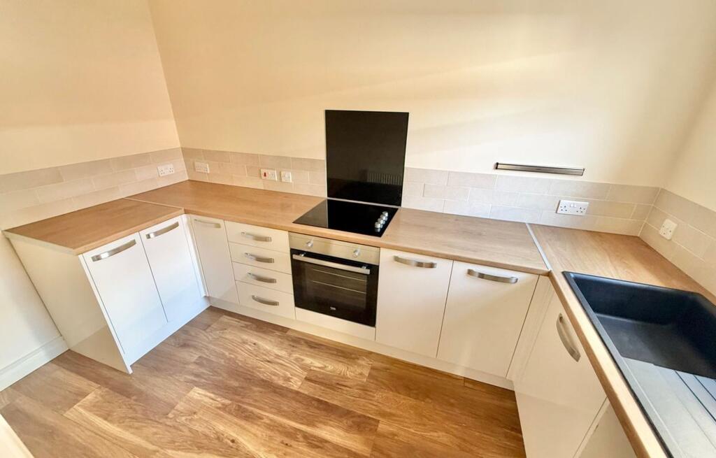 Apartment in Luton, High Town - View 3