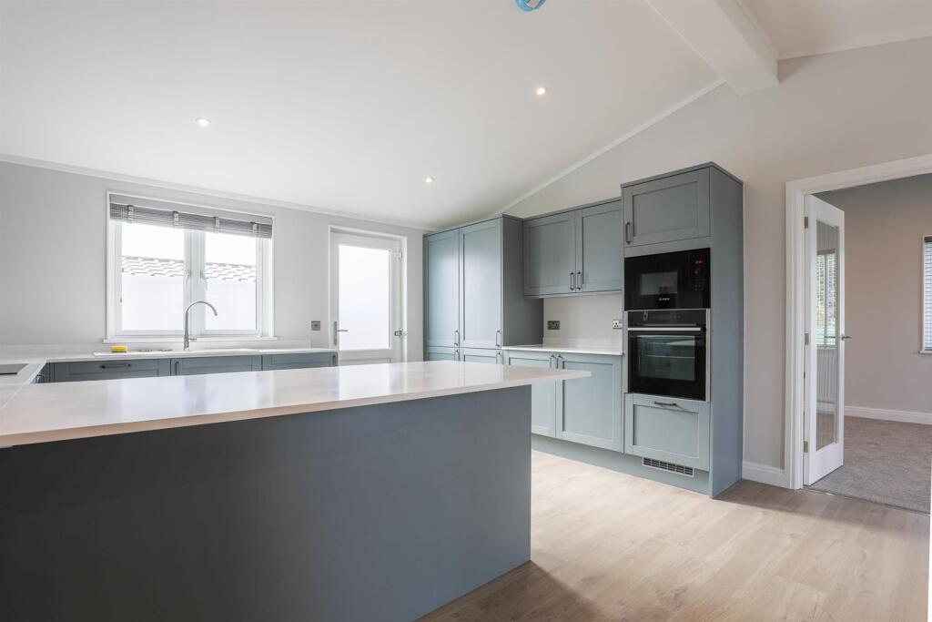 House in Bradenstoke, Lyneham and Bradenstoke - View 3