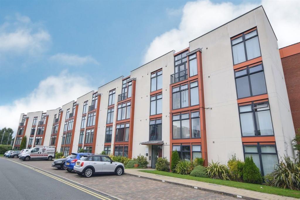 Main image of property: Beech House, 2 Lauriston Close 