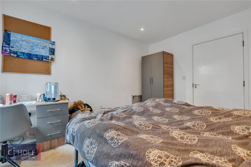6 bedroom apartment for rent
