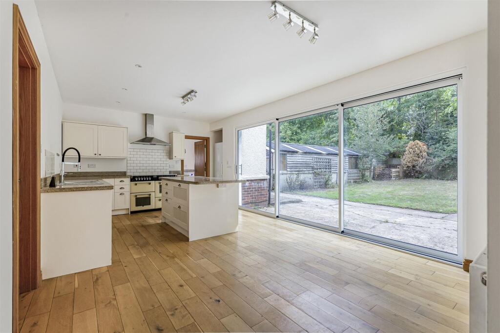 House in Tonbridge - View 4