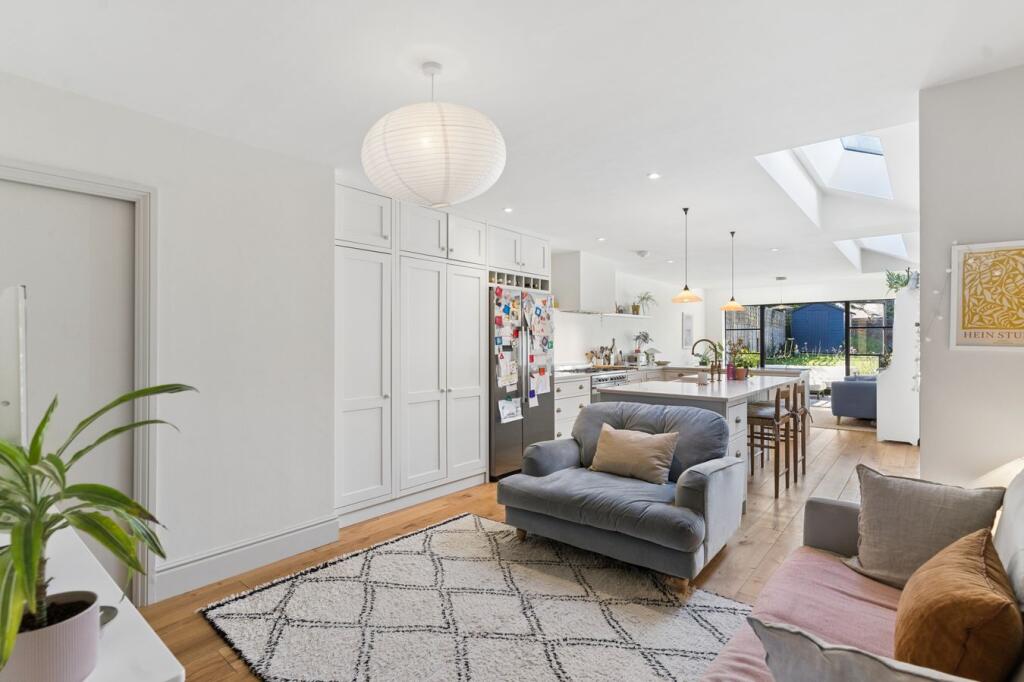 House in Hitchin, Benslow - View 2
