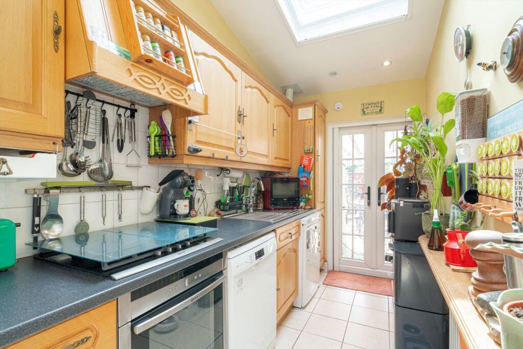 House in Twickenham - More