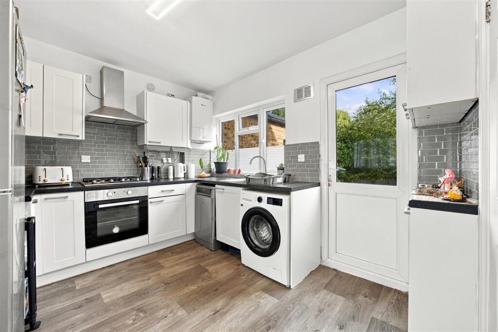 House in London, Hillingdon - View 5
