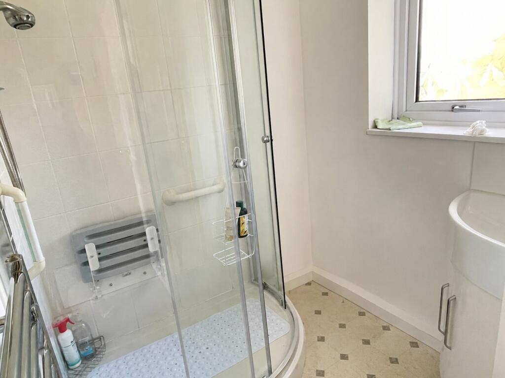 House in New Forest, Buttsash, Hythe and Dibden - More