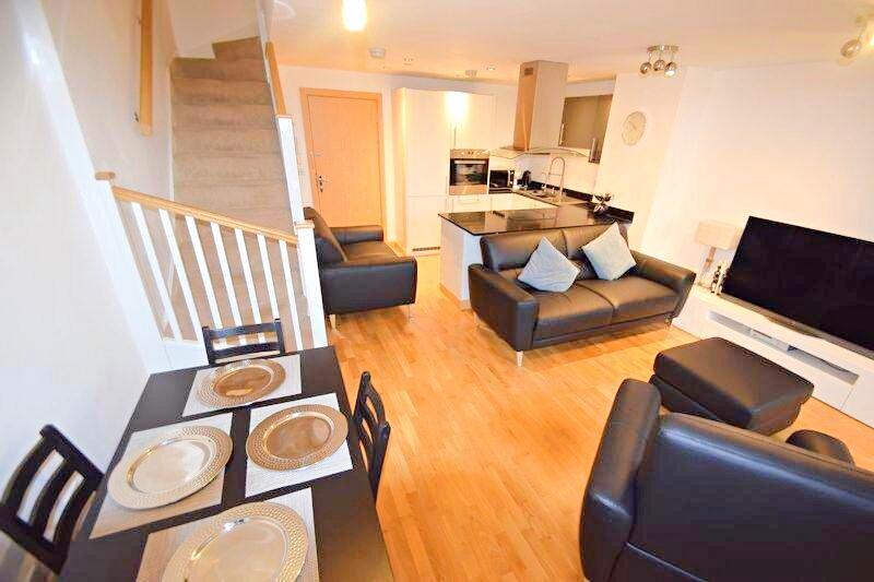 Apartment in Southend-on-Sea - More