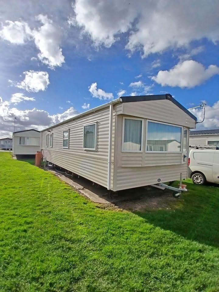 Main image of property: 131 Coast Road, Corton, Lowestoft, Suffolk, NR32 5LQ