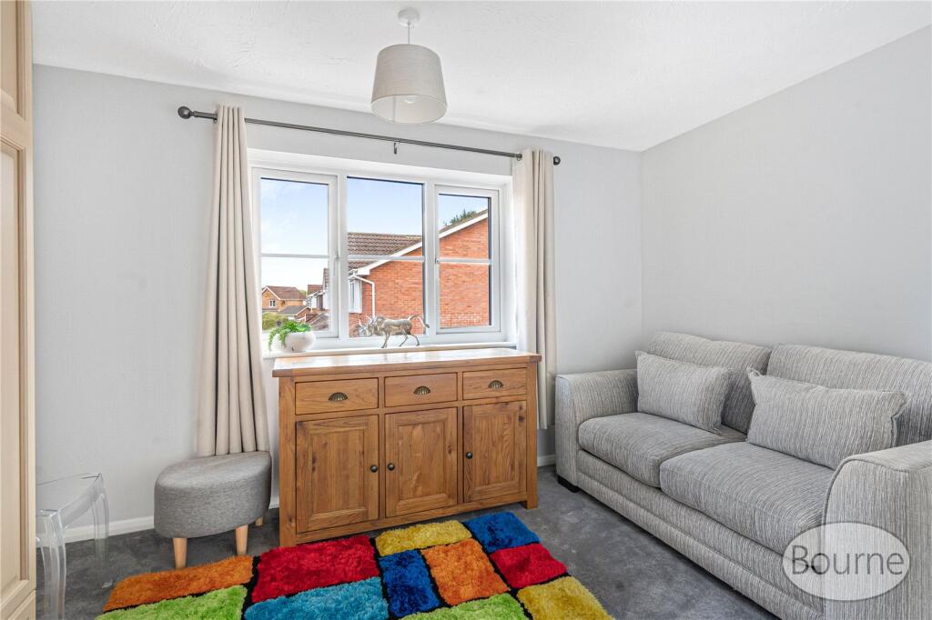 House in Guildford, Ash - More