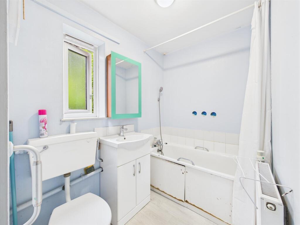 Apartment in London - More