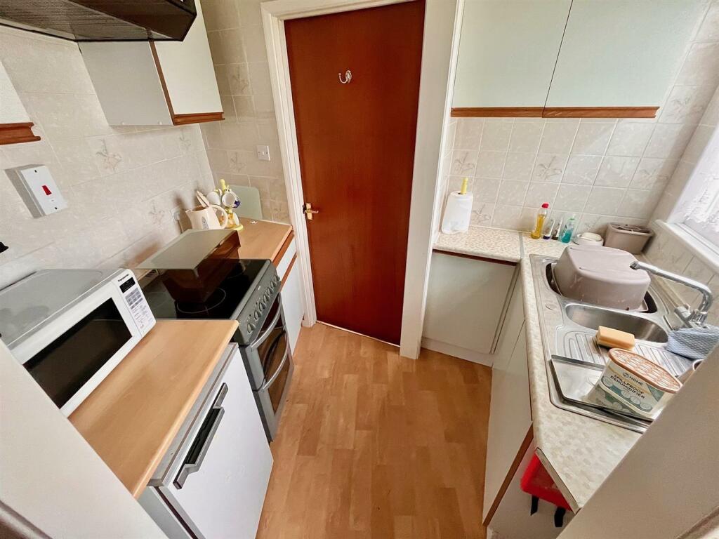 Edward Road, Winterton-On-Sea, Great Yarmouth photo 3