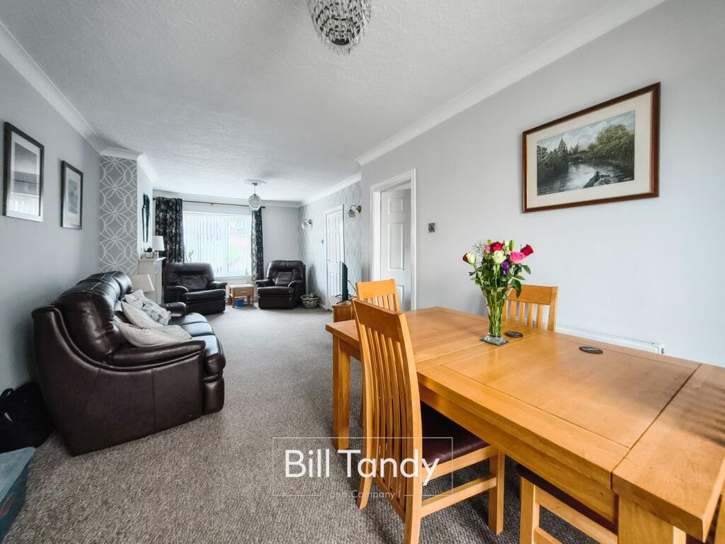 House in Lichfield, Burntwood - View 5