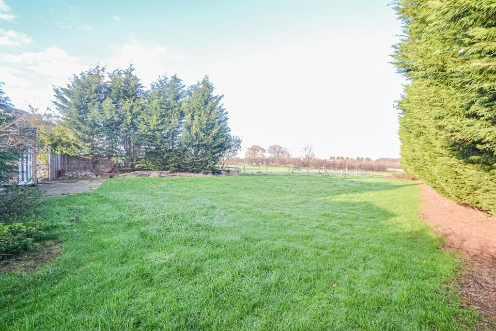 Pillmoss Lane, Lower Whitley, Warrington, WA4 photo 3