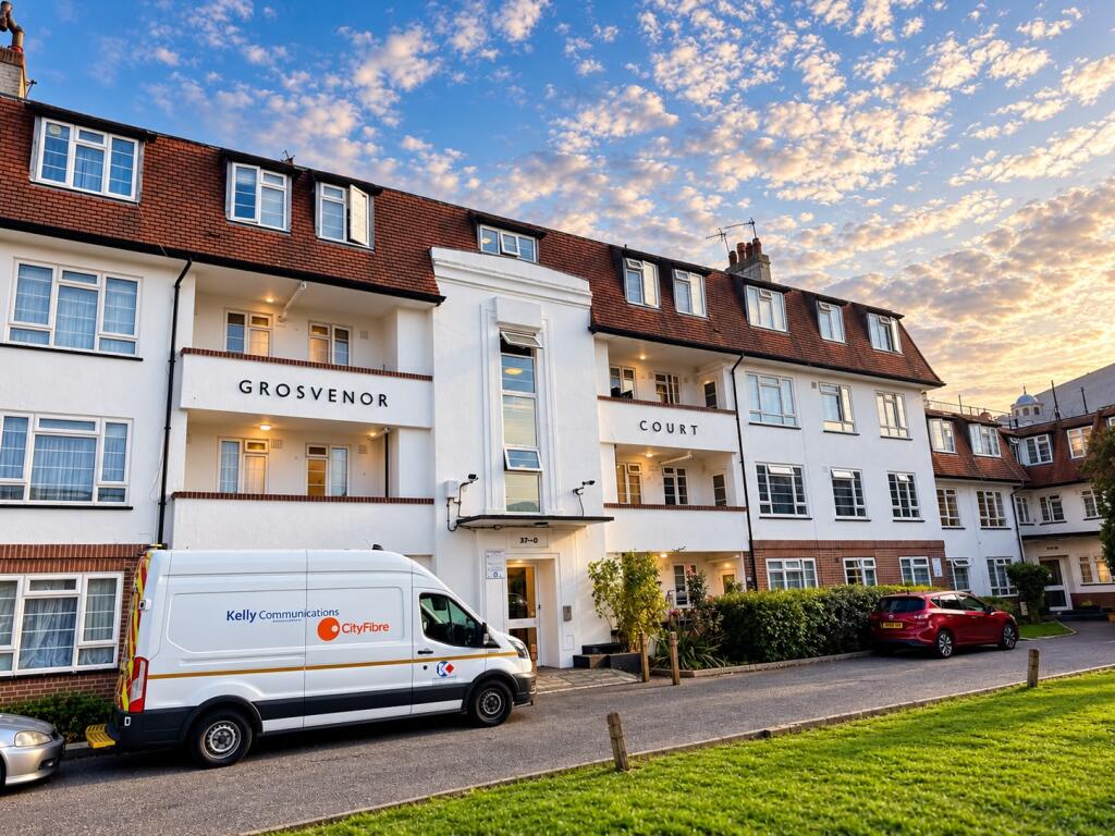 Apartment in Sutton - View 2