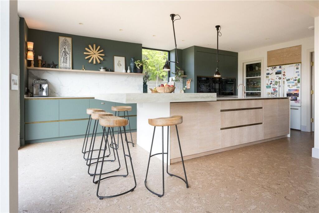 Owler Park Road, Ilkley, West Yorkshire, LS29 photo 4