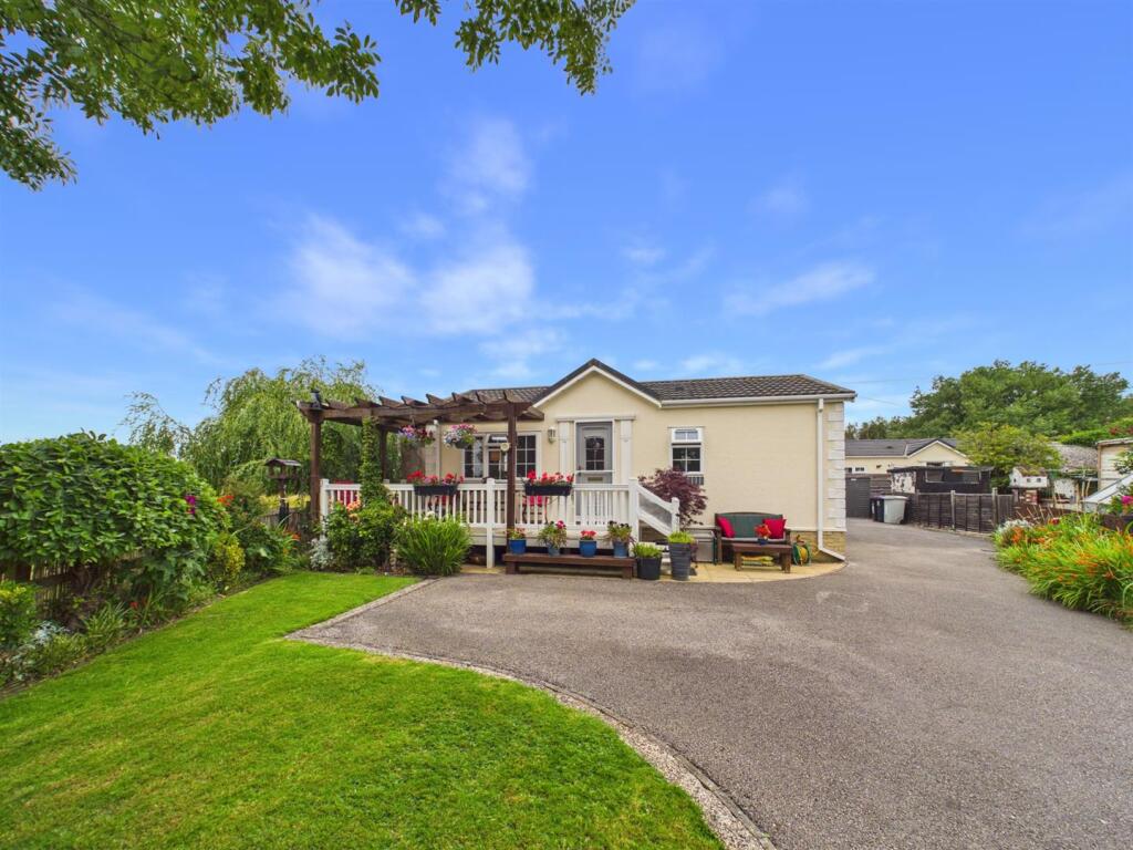 Main image of property: The Willows, Maltby Le Marsh