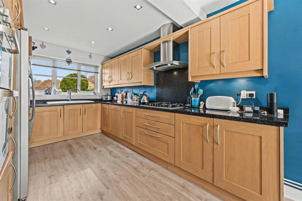 House in Great Oakley, Danesholme - View 3