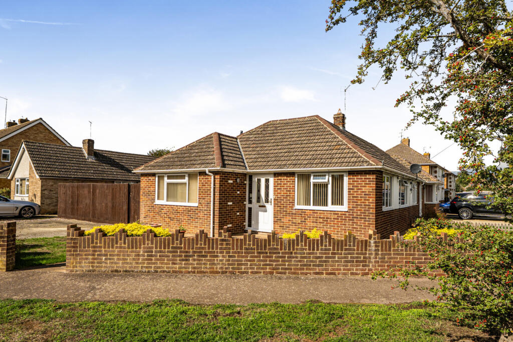 Main image of property: Timms Road, Banbury, Oxfordshire
