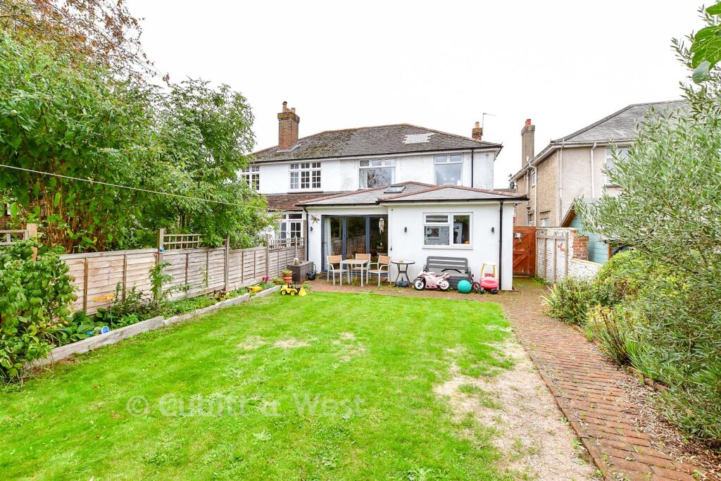 Kings Avenue, Chichester, West Sussex photo 2