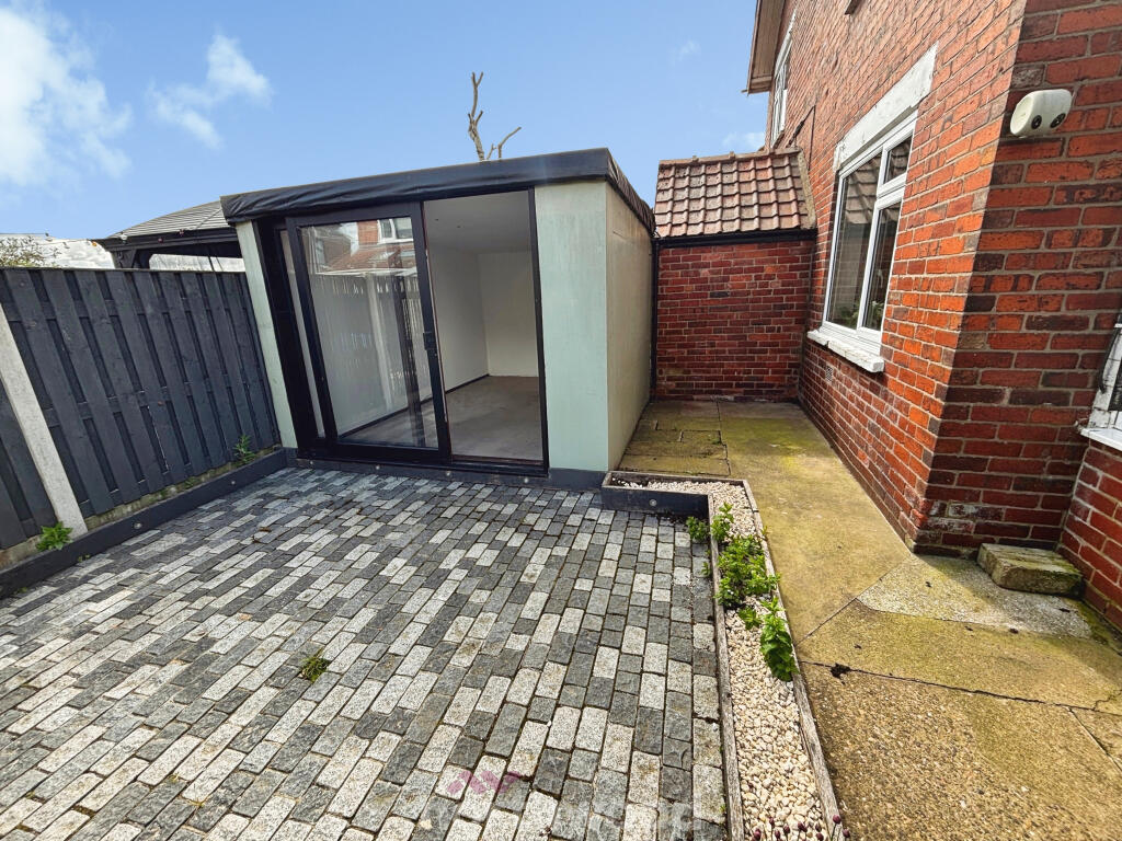 House in Doncaster, Dunsville, Hatfield - View 5