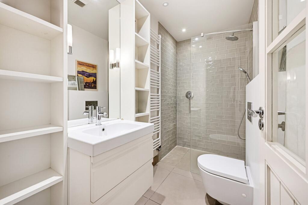 Apartment in London - More