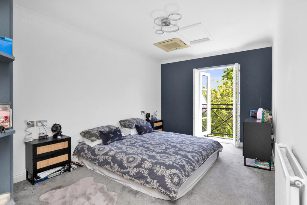 Apartment in Bournemouth, Springbourne - View 3