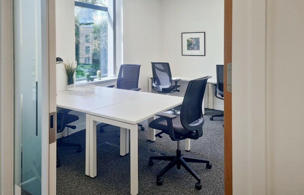 Harpenden, Station Road, AL5 4US