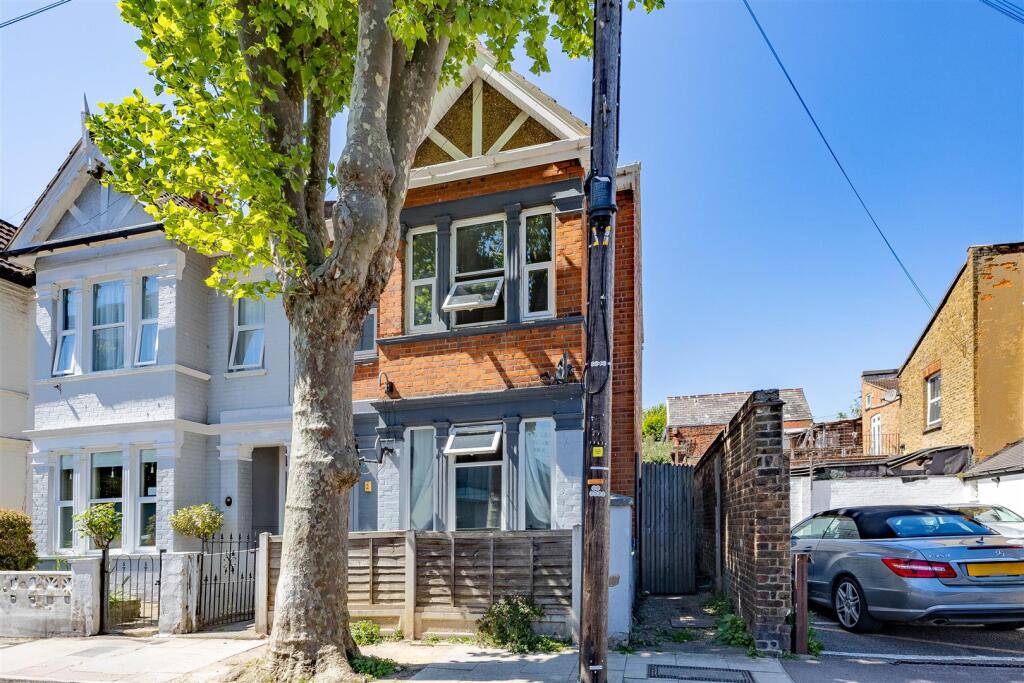 Main image of property: ELMER AVENUE, Southend-On-Sea