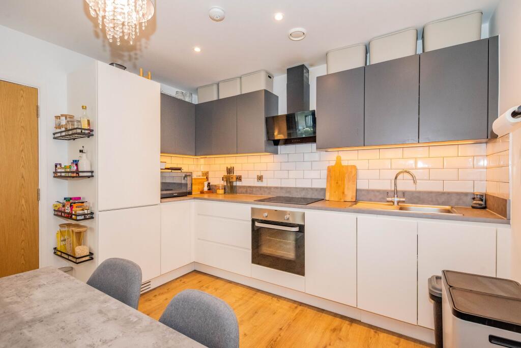 Apartment in Guildford - View 4