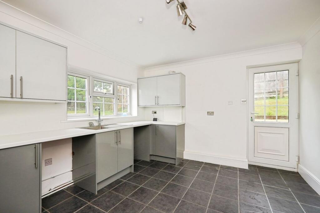 House in Canterbury - View 5