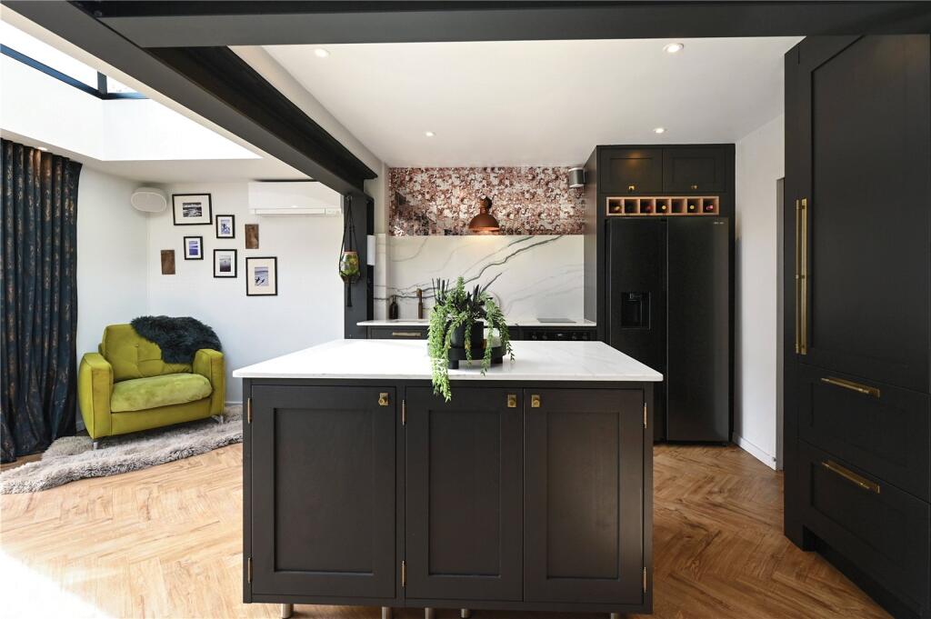 House in Guildford, Ash - View 4