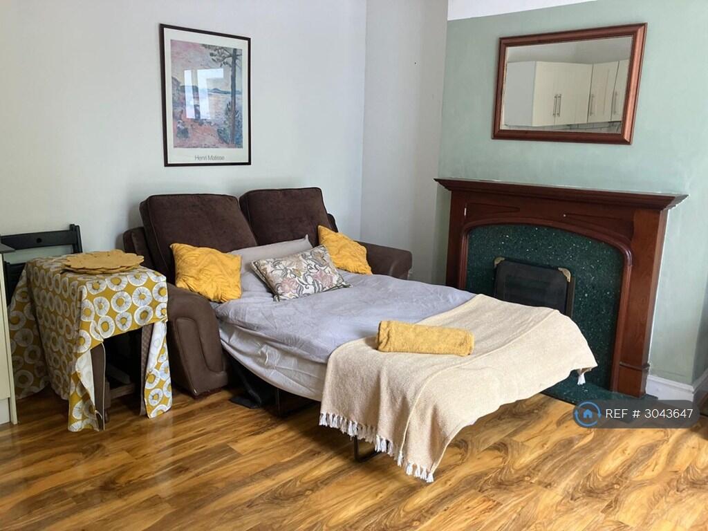Apartment in London - View 2