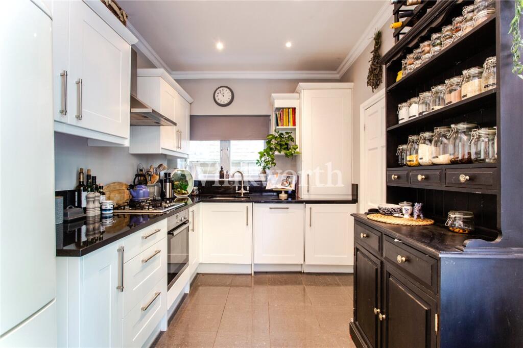 Apartment in London - View 4