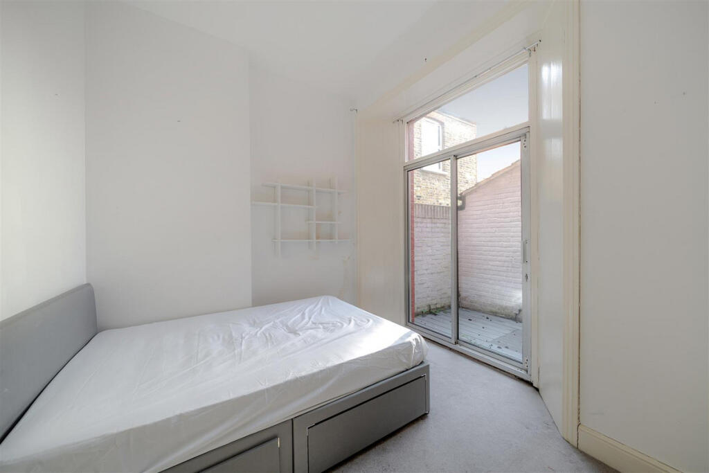 Apartment in London - View 5
