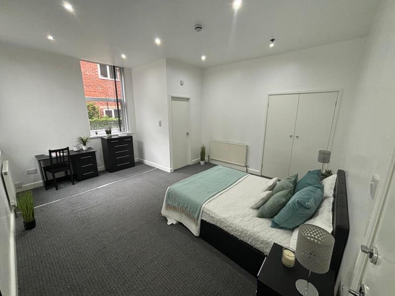 Main image of property: Room B, F6 - 9 North Grange Road, LS6 2BR