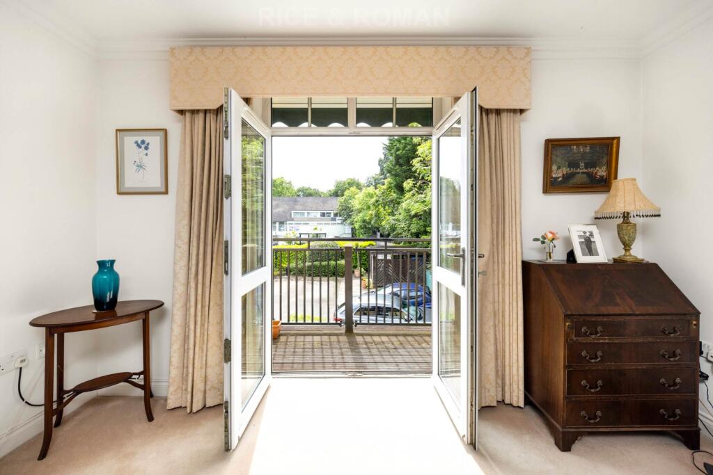 Claremont Place, Claygate photo 4