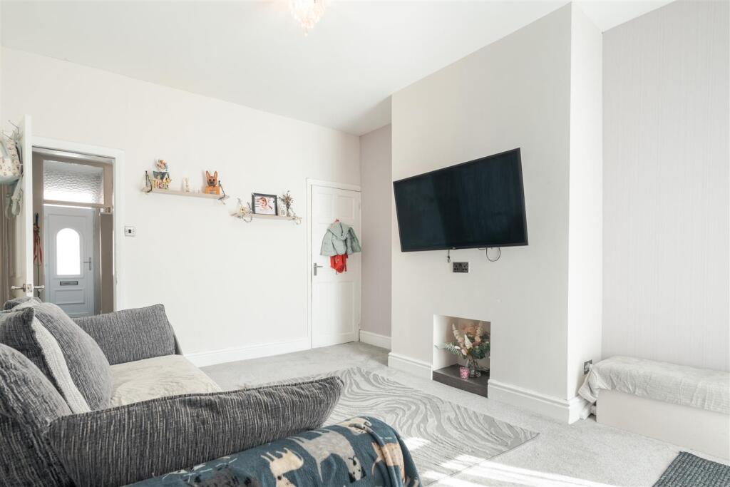 House in Barrow-in-Furness, Hindpool, Barrow - More