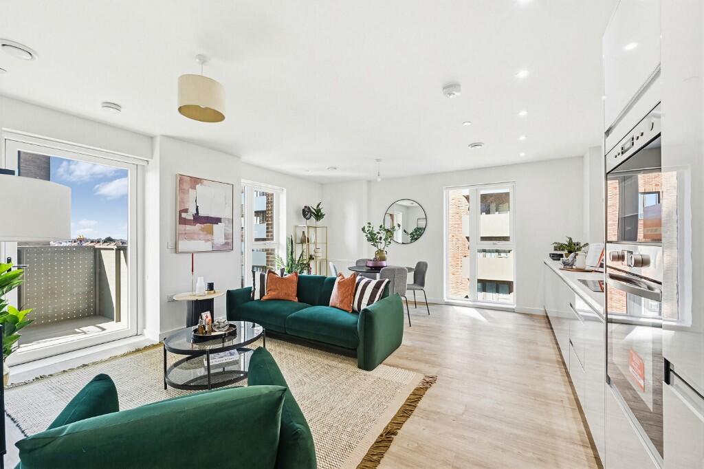 Main image of property: High Road, Ilford, London, IG3