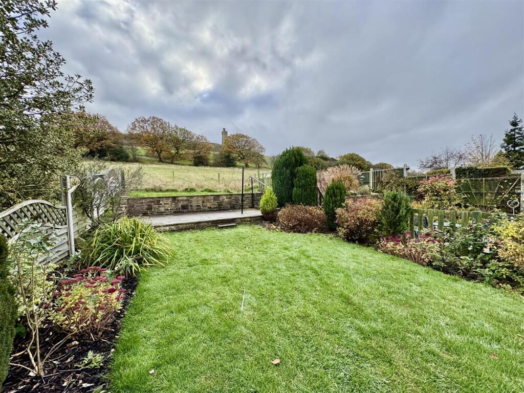 Hall Bower Lane, Hall Bower, Huddersfield, HD4 6RN photo 3