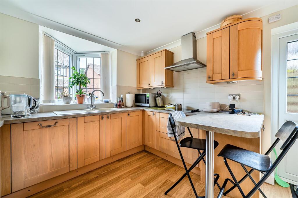 House in Finchampstead - More